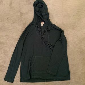 Green/teal ties pullover